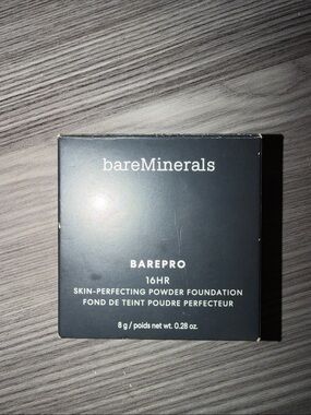 bareMinerals BAREPRO 16HR skin-perfecting powder foundation in DEEP 60 COOL